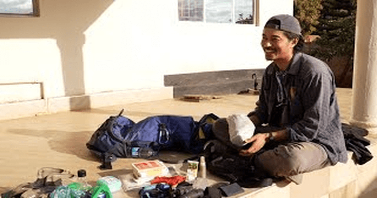 히가시데 마사히로 예능 비하인드 배낭 속 필수템 공개 썸네일